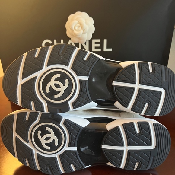 CHANEL Sneakers - Picture 4 of 10